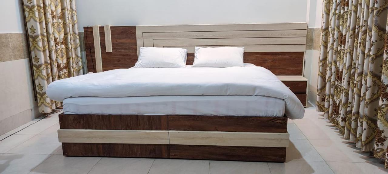 Swat Guest House Mingora Esterno foto